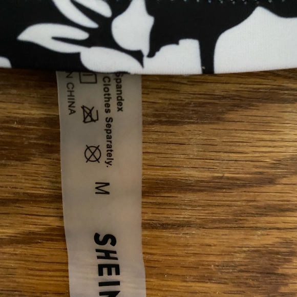 Beautiful Brand New Floral Bikini Set - Picture 3 of 4